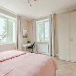 Cozy Modern Lägenhet