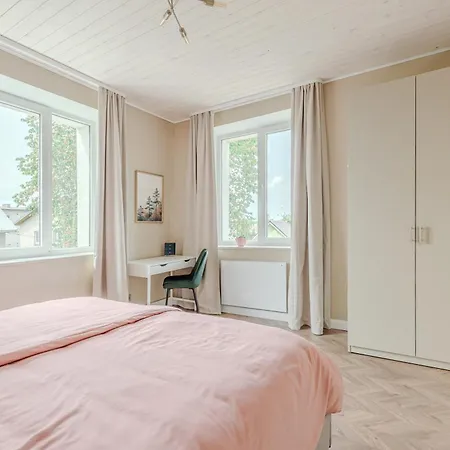Cozy Modern Apartment
